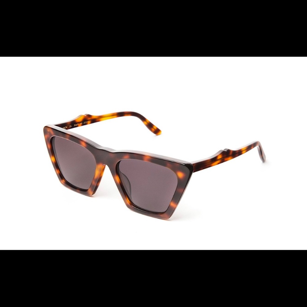 Illesteva Lisbon Sunglasses